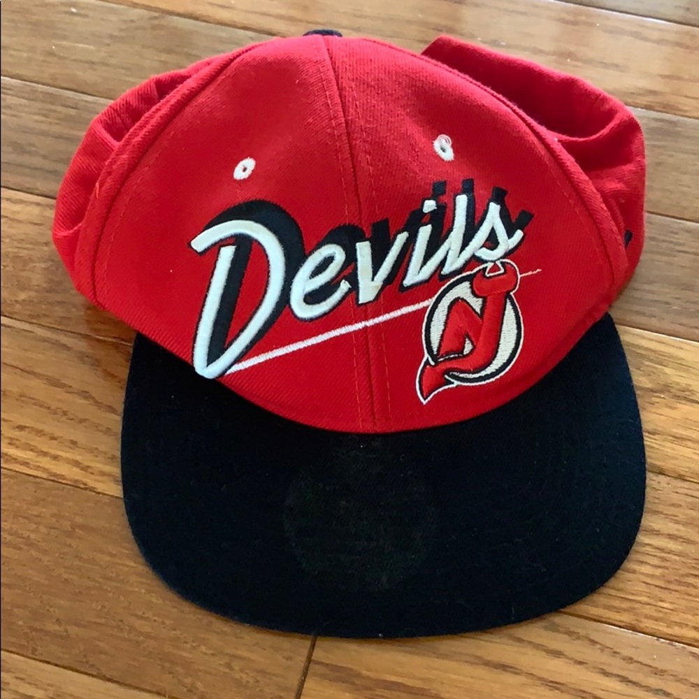 Devils hat